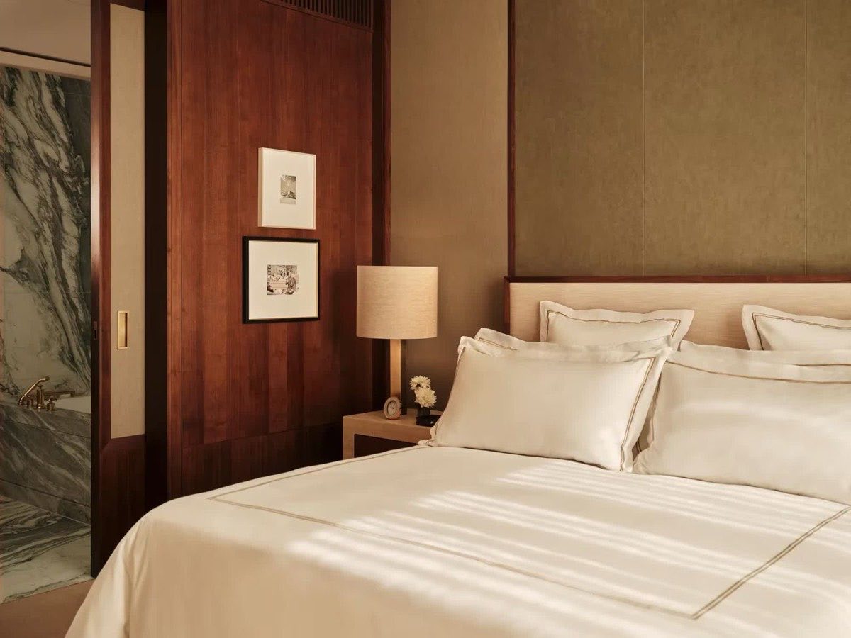 Fresh bed linen and towels