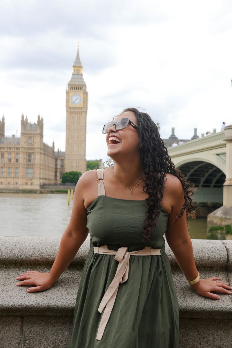 A guest on Westminster Bridge, with Big Ben and the Palace of Westminster behind